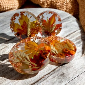 Maple Leaf Resin Coaster Set: Rustic Autumn Home Decor