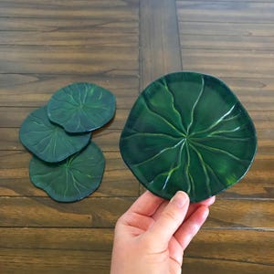 Hand-Painted Lotus Pad Coaster: Nature-Themed Resin Lilypad